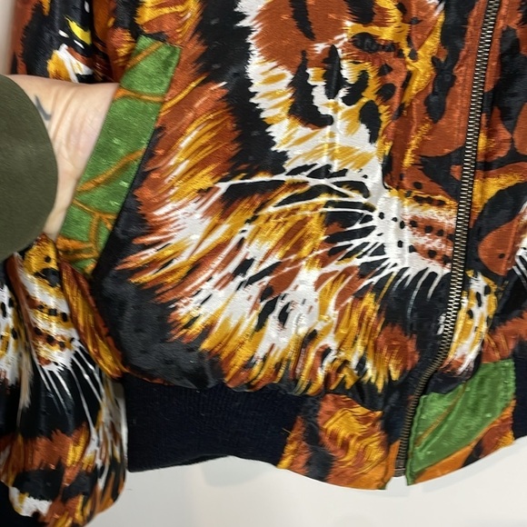 Vintage Tiger Novelty Print AOP Full Zip Bomber Jacket - Picture 3 of 8